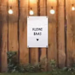 Spreuken - Kleine baas - Quotes tuinposter los doek klein -sfeer1