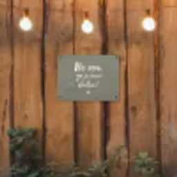 Spreuken - Zomer - Hé zon, ga je mee stralen? - Zon - Tekst tuinposter los doek klein -sfeer1
