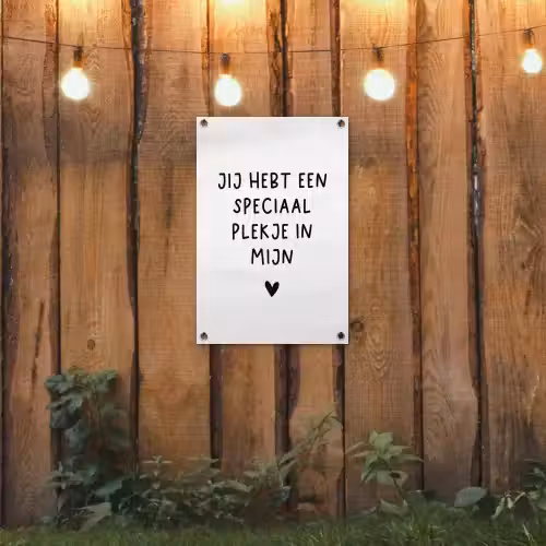 Quotes - Een speciaal plekje in mijn hart - Spreuken tuinposter los doek klein -sfeer1