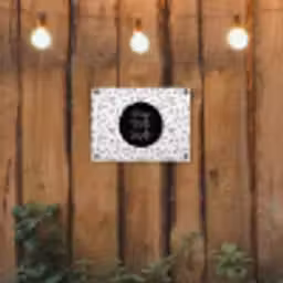 Quotes - Huisje. Tuintje. Wijntje. - Wijn - Tekst tuinposter los doek klein -sfeer1