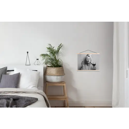 Vrouw - Masker - Wijn - Sigaret textielposter latten blank klein -woonkamer