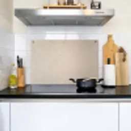 Japandi - Beige - Modern Inductie beschemer met haakjes klein -sfeer2