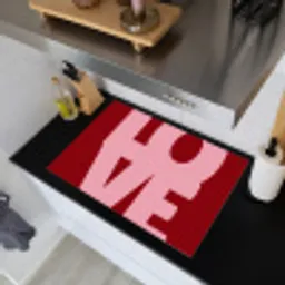Love - Rood - Blokletters Inductie beschemer met haakjes klein -sfeer1