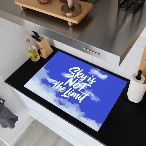 Sky is not the limit - Blauwe lucht - Wolken Inductie beschemer met haakjes klein -sfeer1