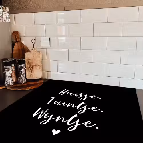 Huisje, tuintje, wijntje - Quotes - Tekst - Wijn - Thuis Inductie beschermer vinyl 3mm middel -sfeer3