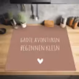 Spreuken - Grote avonturen beginnen klein - Quotes Inductie beschermer vinyl 3mm middel -sfeer5