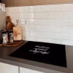 Quotes - Koken - Het geheime ingrediënt is altijd liefde! - Spreuken - Liefde Inductie beschermer vinyl 3mm groot -sfeer3