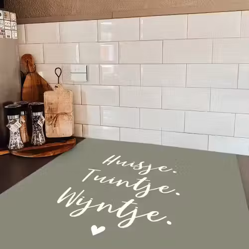 Tekst - Huisje, tuintje, wijntje - Thuis - Quotes - Wijn Inductie beschermer vinyl 3mm middel -sfeer3