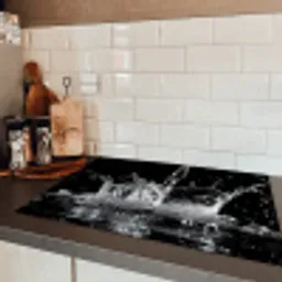 Water - Splash - Zwart Inductie beschermer vinyl 3mm klein -sfeer3