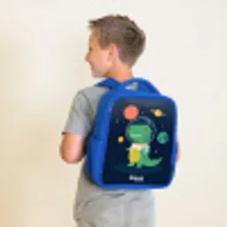 Ruimte - Dino - Planeten - Sterren Kinderrugzak - Blauw middel -sfeer2