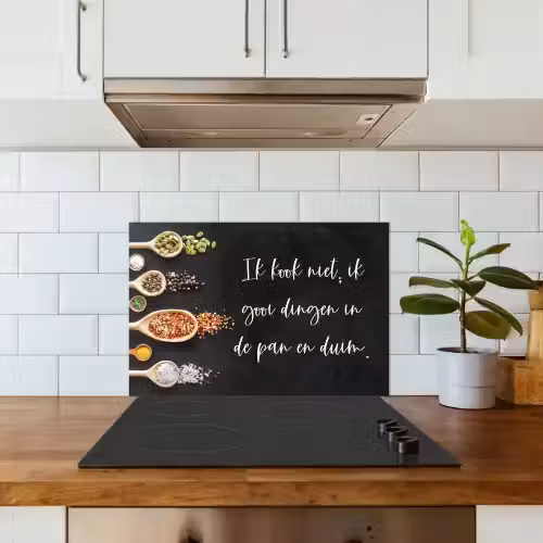 Ik gooi dingen in de pan en duim - Keuken - Quotes - Spreuken - Humor keuken achterwand spatscherm klein -sfeer2