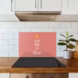Spreuken - Every mom is a queen - Quotes - Mama keuken achterwand spatscherm klein -sfeer2