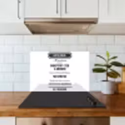 Spreuken - Hotel papa - Quotes - Vader keuken achterwand spatscherm klein -sfeer2