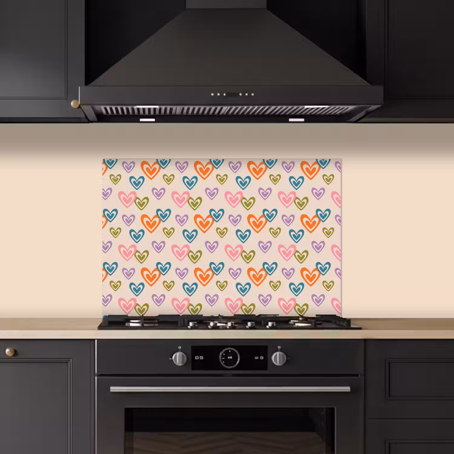 Kleurrijk - Hartjes - Patroon - Beige keuken achterwand spatscherm klein 900 -sfeer1