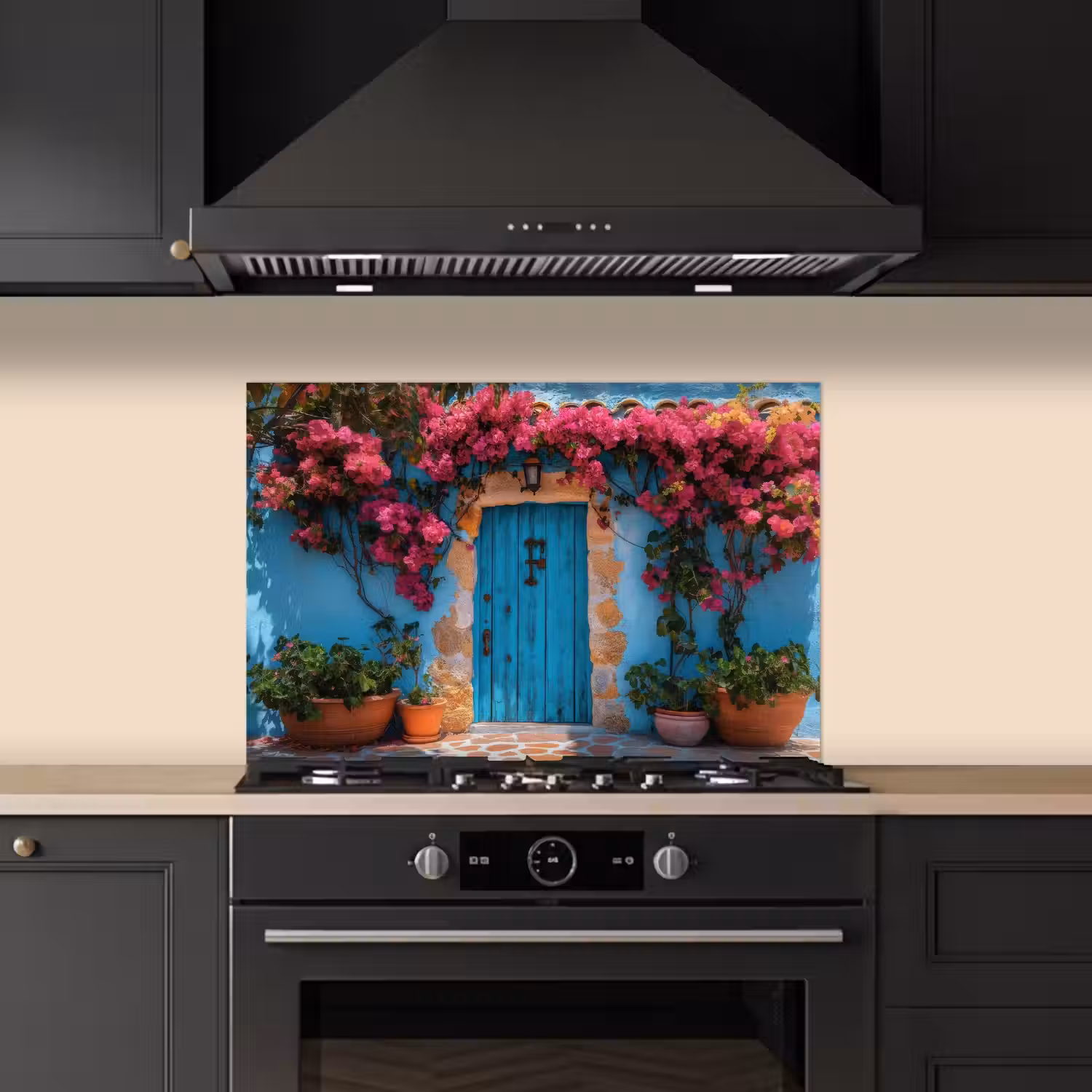 Deur - Hout - Bloemen - Blauw keuken achterwand spatscherm klein -sfeer1