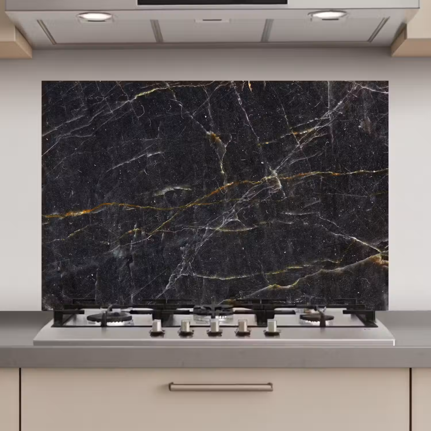 Marmer - Zwart - Goud - Grijs - Marmerstructuur keuken achterwand spatscherm klein -3d_website
