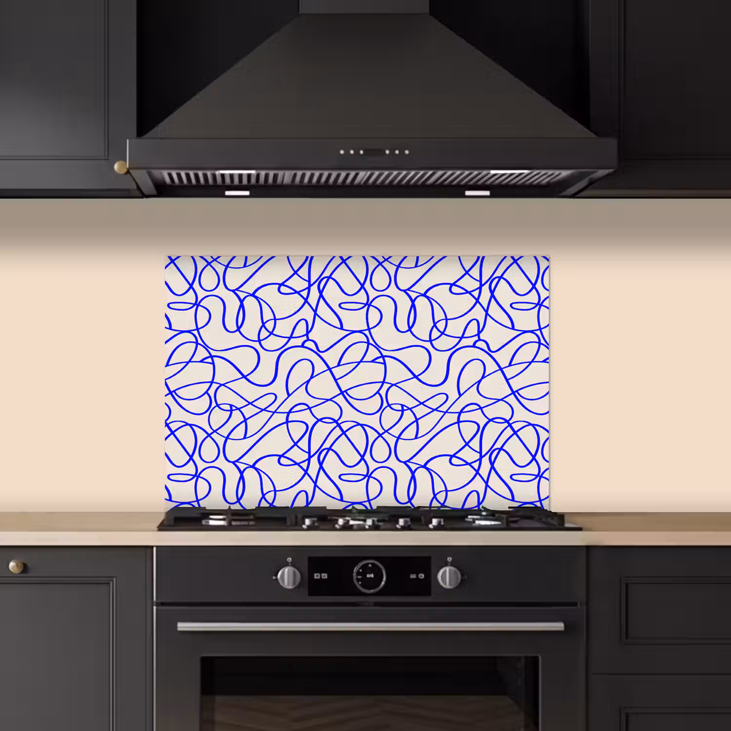 Patronen - Beige - Blauw - Lijnen keuken achterwand spatscherm klein 900 -sfeer1