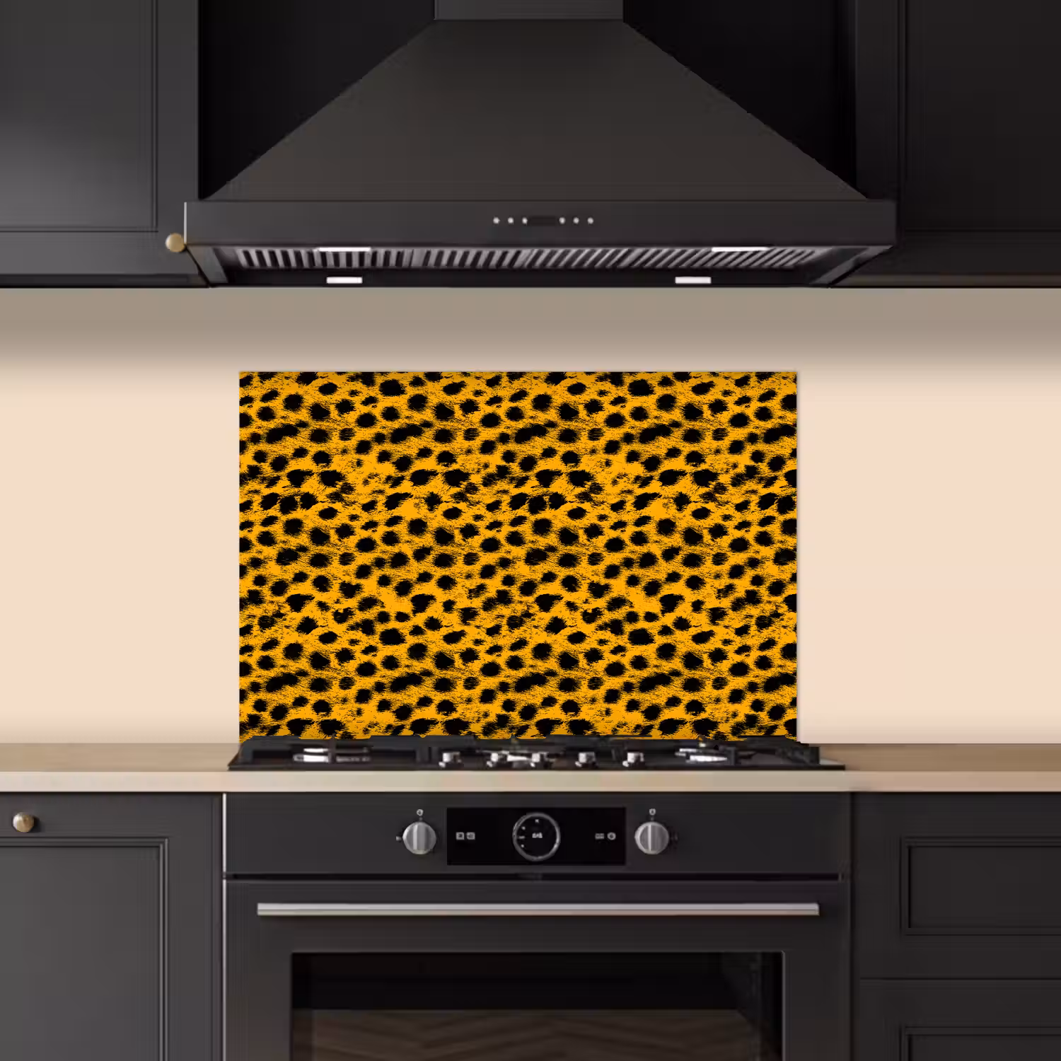 Vlekken - Oranje - Luipaard keuken achterwand spatscherm klein 900 -sfeer1