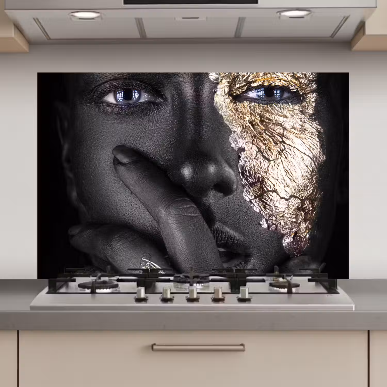 Vrouw - Goud - Zwart - Schmink - Luxe keuken achterwand spatscherm klein -3d_website