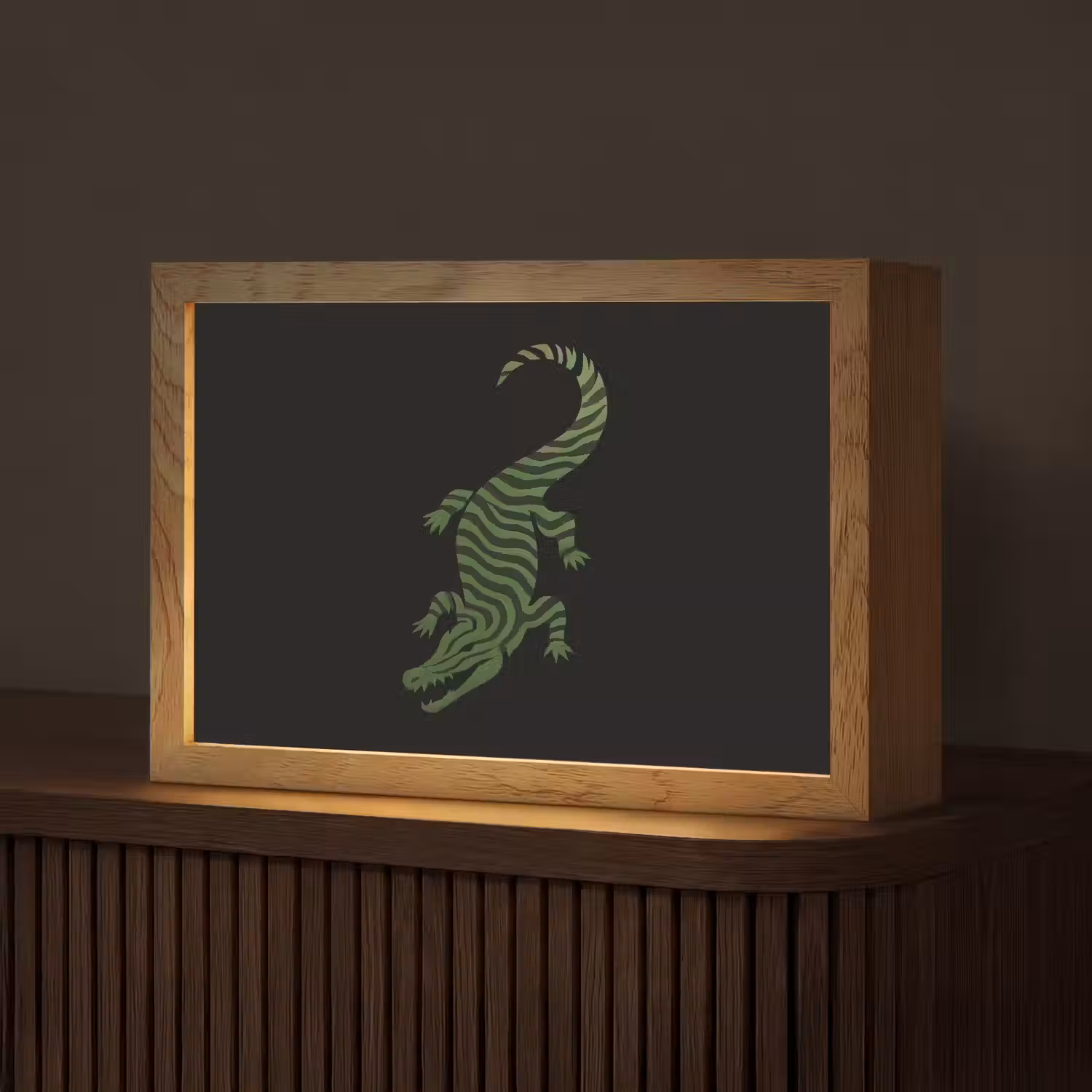 Krokodil - Groen - Tijgerachtig - Strepen Light Box met kabel (Tafellamp) klein -z3d_website