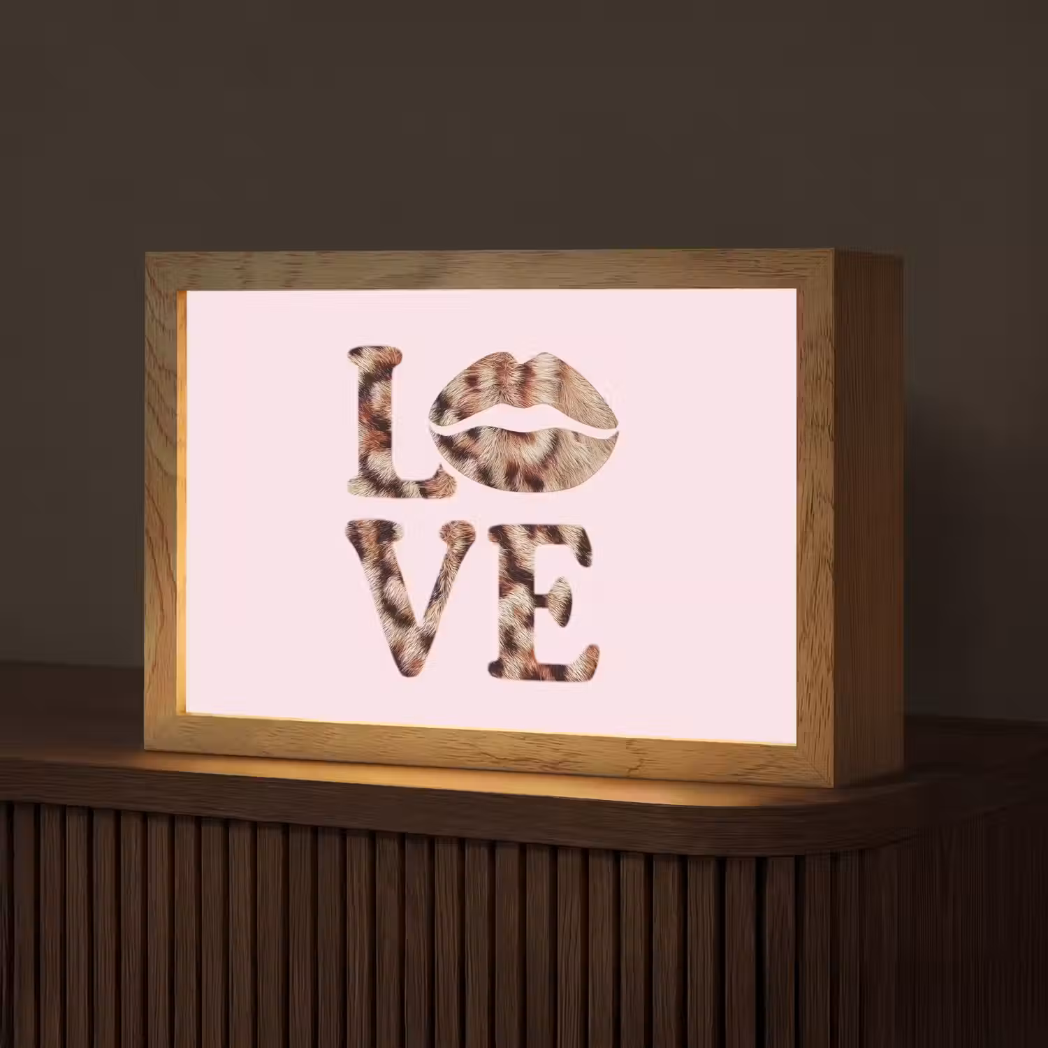 Tekst - Love - Pantervacht - Lichtroze Light Box met kabel (Tafellamp) klein -z3d_website