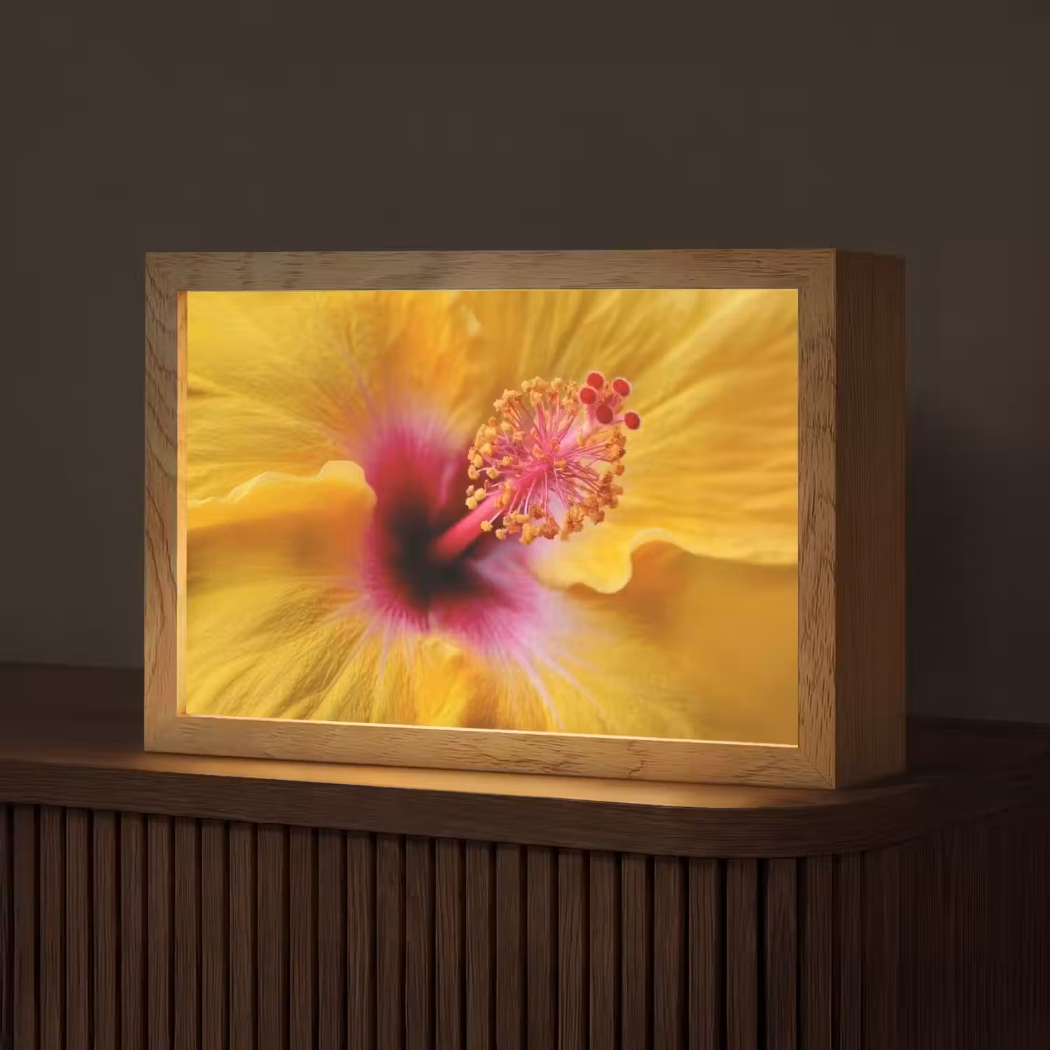 Geel - Hibiscus - Tropisch Light Box met kabel (Tafellamp) klein -z3d_website