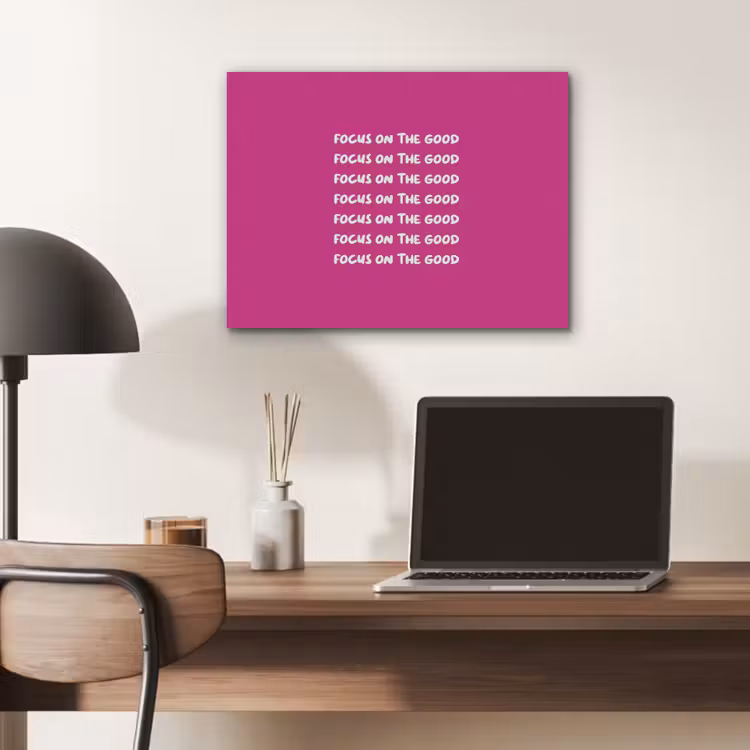 Focus on the good - Roze - wit PET vilt klein -sfeer5