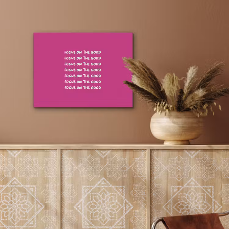 Focus on the good - Roze - wit PET vilt klein -sfeer4