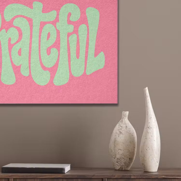 Grateful - Groen - Grafisch - Vloeiend PET vilt klein -sfeer6_closeup
