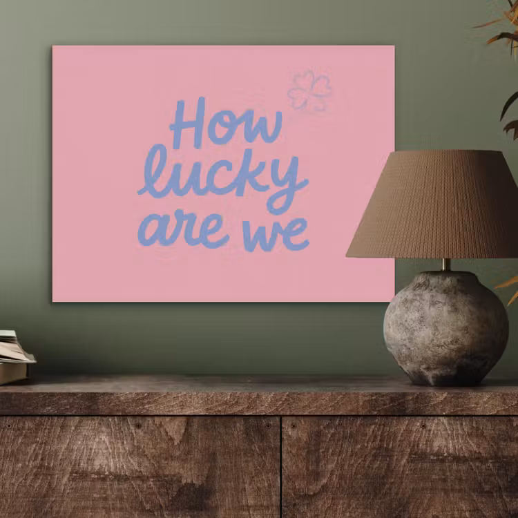 How lucky are we - Klavervier - Roze - Blauw PET vilt klein -sfeer2