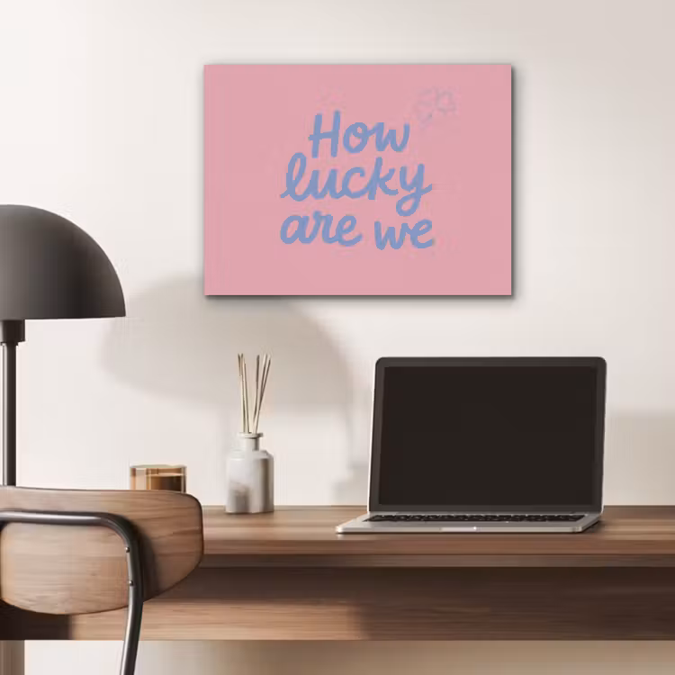 How lucky are we - Klavervier - Roze - Blauw PET vilt klein -sfeer5