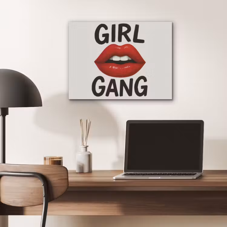 Lip - Girl - Rood - Letters PET vilt klein -sfeer5