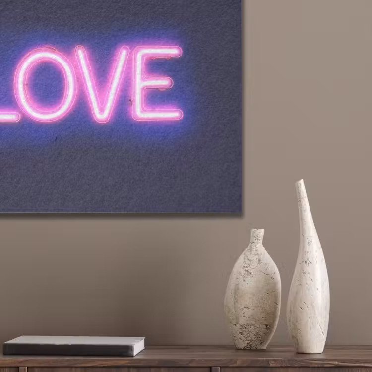 Neon - Love - Valentijn PET vilt klein -sfeer6_closeup