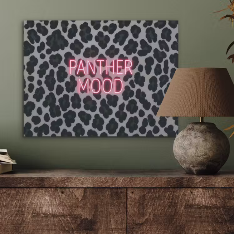 Panterprint - Zwart - Neonletters - Roze PET vilt klein -sfeer2