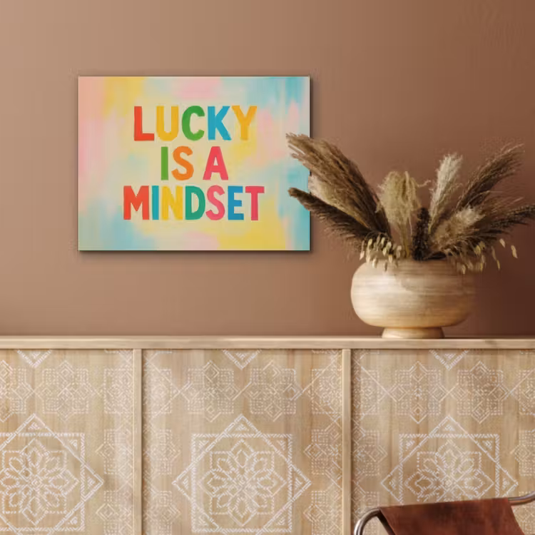 Quote - Lucky - Regenboogkleuren PET vilt klein -sfeer4