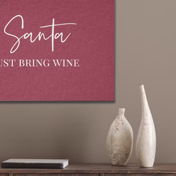Santa - Wine - Rood - Kerst - Kerstman PET vilt klein -sfeer6_closeup