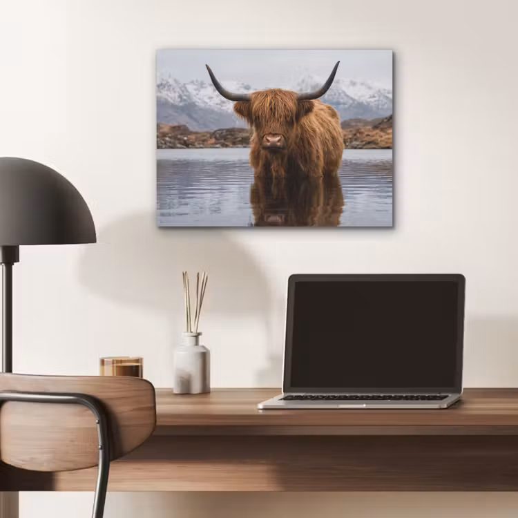 Schotse hooglander - Bruin - Water PET vilt klein -sfeer5