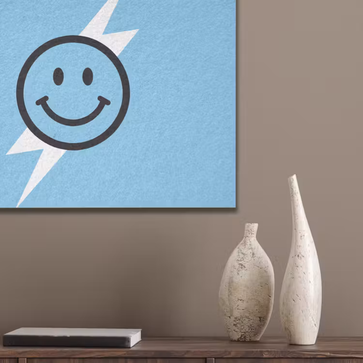 Smiley - Blauw - Bliksem PET vilt klein -sfeer6_closeup