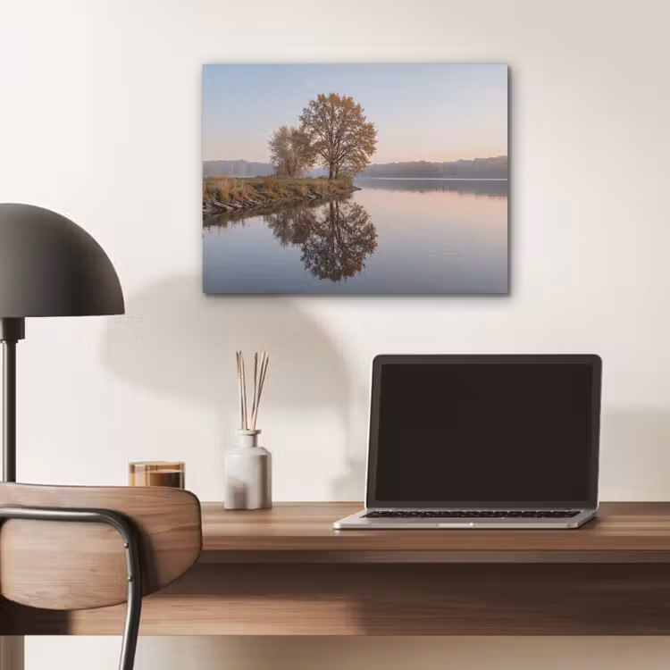 Bomen - Reflectie - Water - Zonsopgang - Serene PET vilt klein -sfeer5