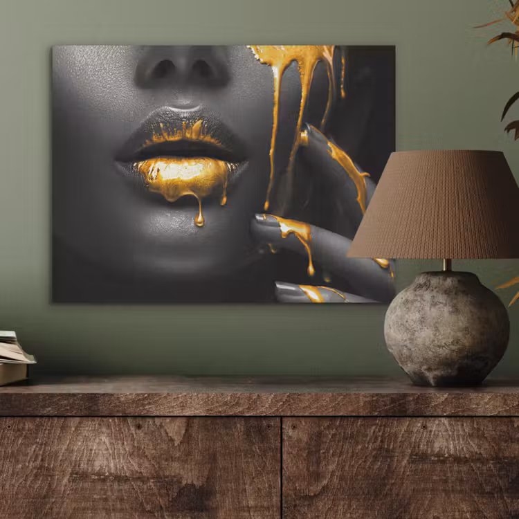 Vrouw - Zwart - Goud - Gezicht - Lippen PET vilt klein -sfeer2