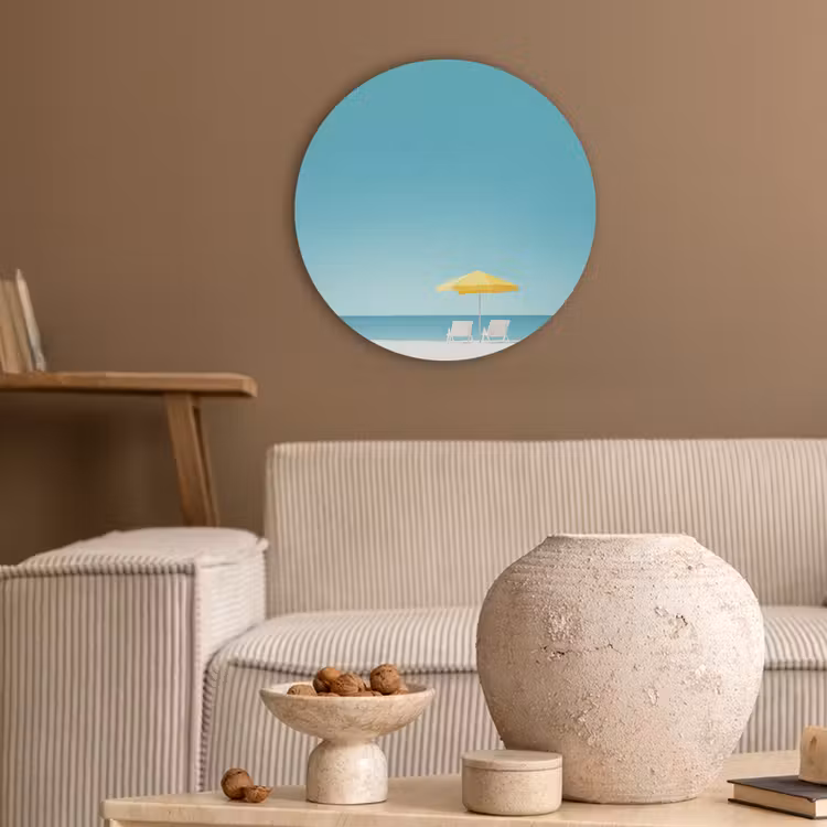 Strand - Blauwe lucht - Geel - Parasol Akoestische PET Vilt - Rond klein -sfeer1