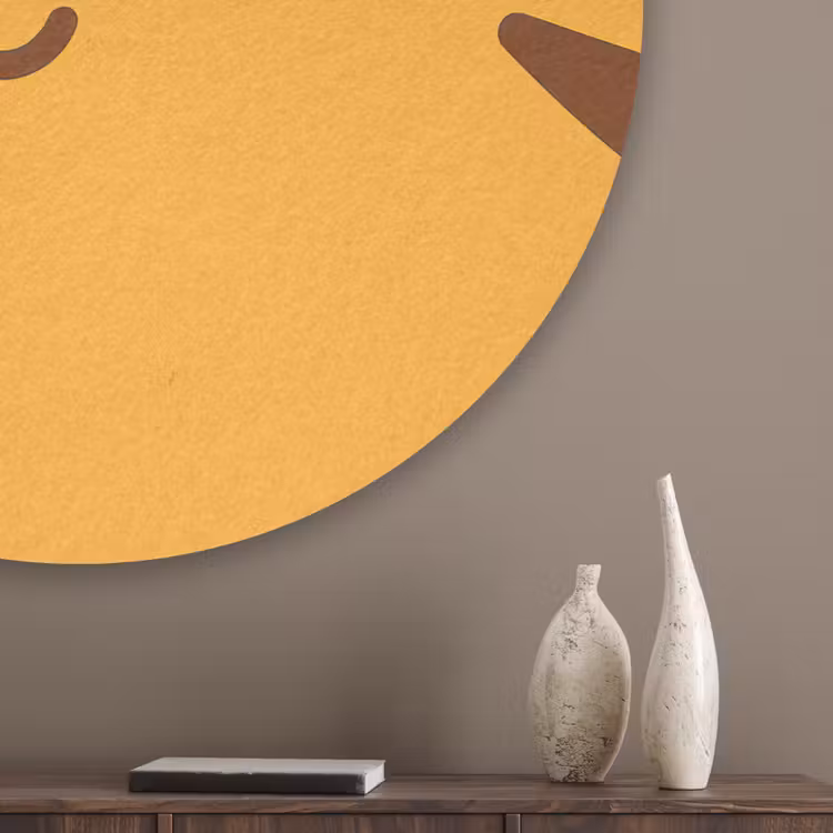 Kat - Simplistisch - Oranje - Vrolijk Akoestische PET Vilt - Rond klein -sfeer5_closeup