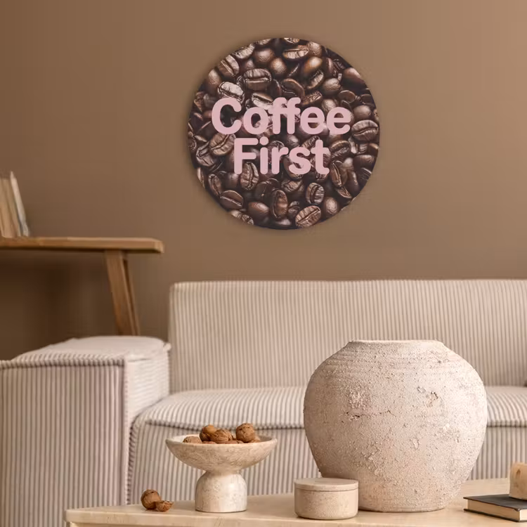 Coffee First - Koffiebonen - Roze Akoestische PET Vilt - Rond klein -sfeer1