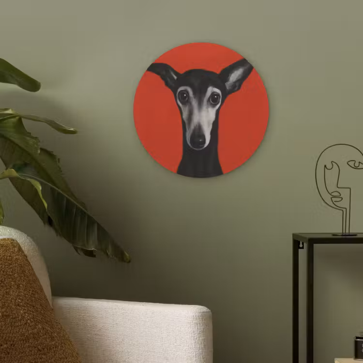 Windhond - Minimalistisch - Rood Akoestische PET Vilt - Rond klein -sfeer2
