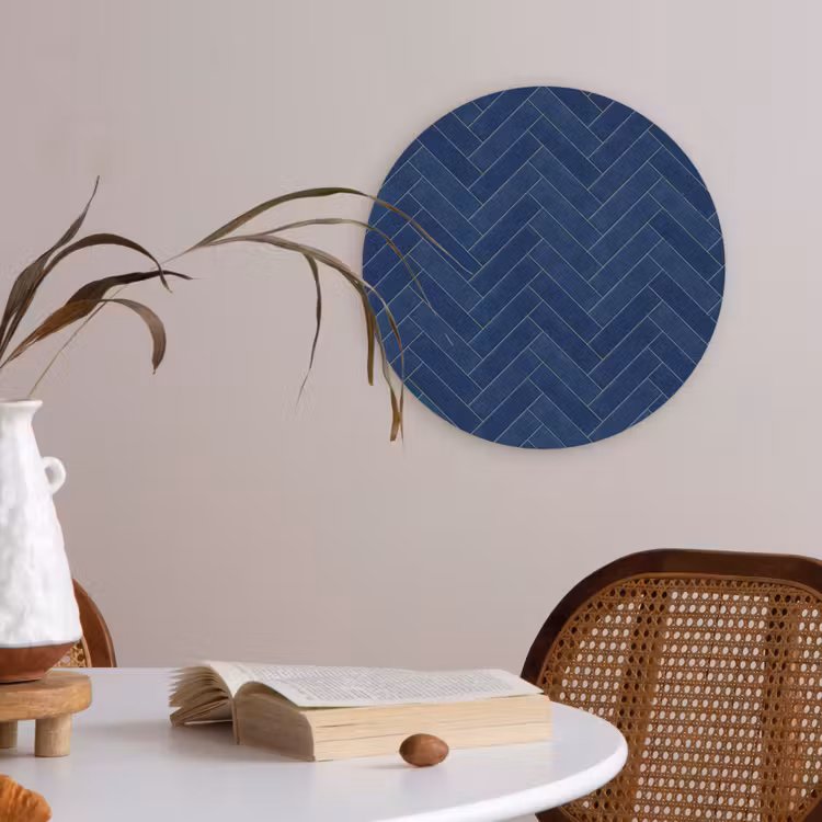 Visgraat - Wandtegel - Donkerblauw - Navy Blue Akoestische PET Vilt - Rond klein 838 -sfeer3