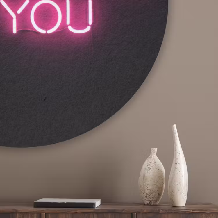 Man - Tekst - Neon Akoestische PET Vilt - Rond klein -sfeer5_closeup