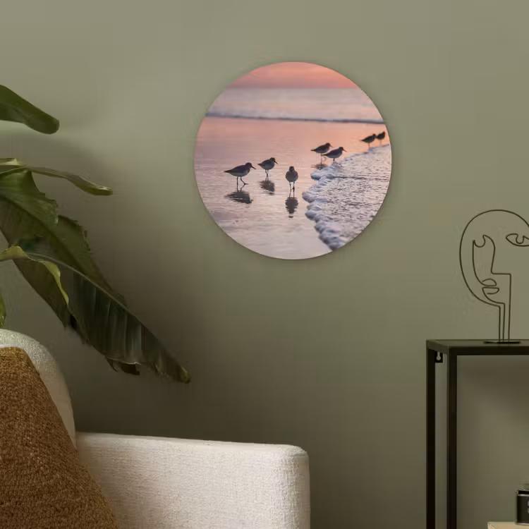 Meeuwen - Strand - Zee - Roze Akoestische PET Vilt - Rond klein -sfeer2
