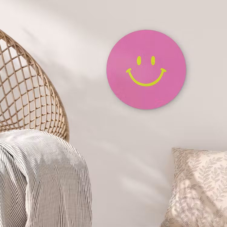 Smiley - Vrolijk - Roze Akoestische PET Vilt - Rond klein -sfeer4