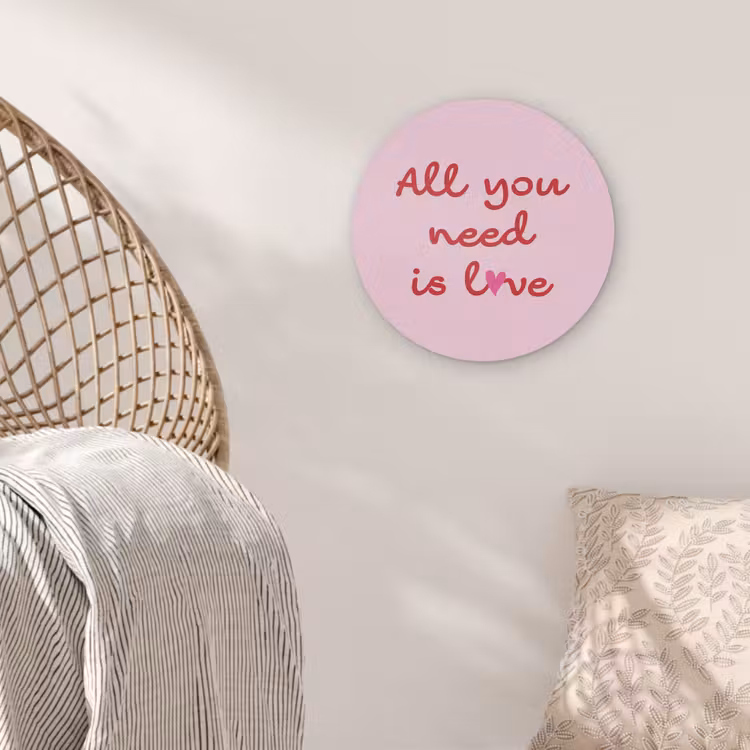 Tekst - Roze - Love - Hart Akoestische PET Vilt - Rond klein -sfeer4