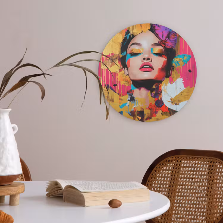 Vrouw - Abstract - Kleurrijk Akoestische PET Vilt - Rond klein -sfeer3